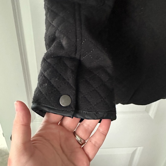 Yoki Black Utility Jacket with Hood and Zipper Closure Size L Women’s Quilted - Picture 3 of 4